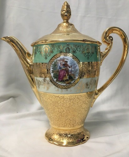 (4 Piece) Victoria Czechoslovakia Gold Encrusted Handpainted 'Portrait' TEA SET - Picture 9 of 12