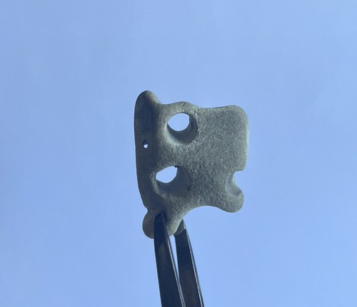 Natural Holey Beach Rock large Hole Hag Stone surf-tumbled Fairy Wish #KK52 - Picture 3 of 7