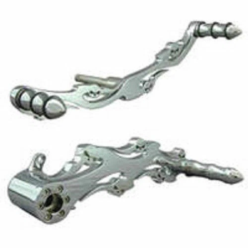 Controles de piso de freno de calavera de llama Road Glide Wicked Image Harley Foto 3 de 4