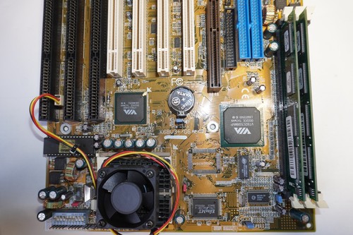 Mainboard Super Sockel 7 DFI K6BV3+/66 1MB Cache AMD K6-2 450AFX 256MB RAM - Bild 5 von 18