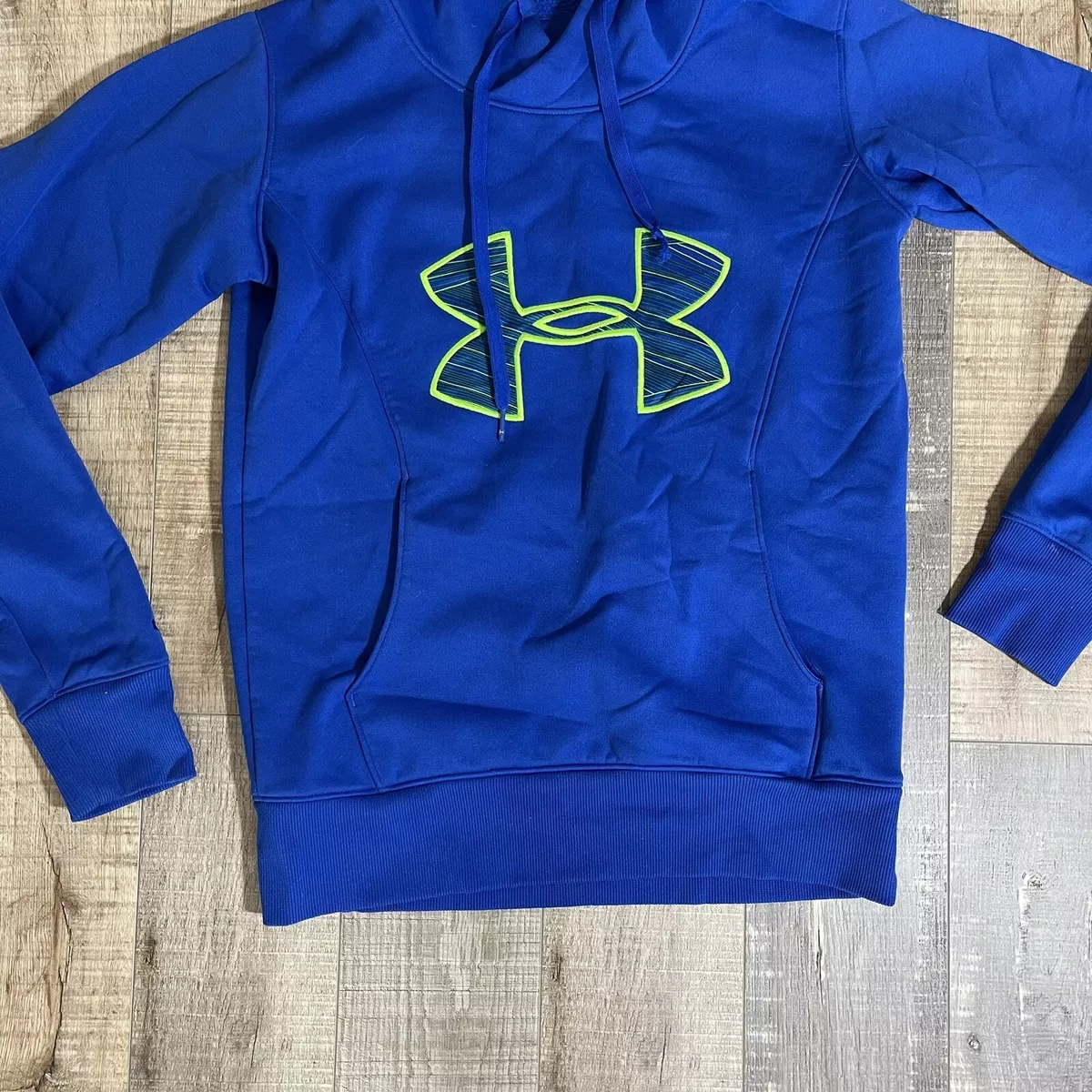 Fitted top pullover hoodie