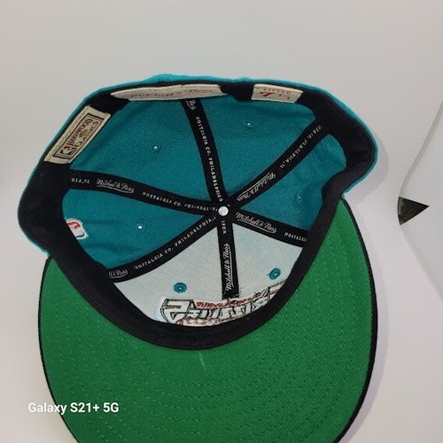 MITCHELL & NESS NBA VANCOUVER GRIZZLIES FITTED 7 1/4" HAT/CAP - Picture 5 of 9