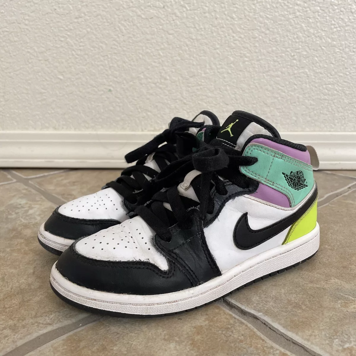 Nike Air Jordan 1 Mid GS Pastel Volt Green Glow Black 640734 175 Kid s 1Y