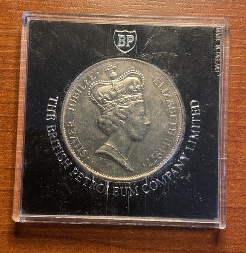 QUEEN ELIZABETH II SILVER JUBILEE 1977 BP Coin British Petroleum Company Limited