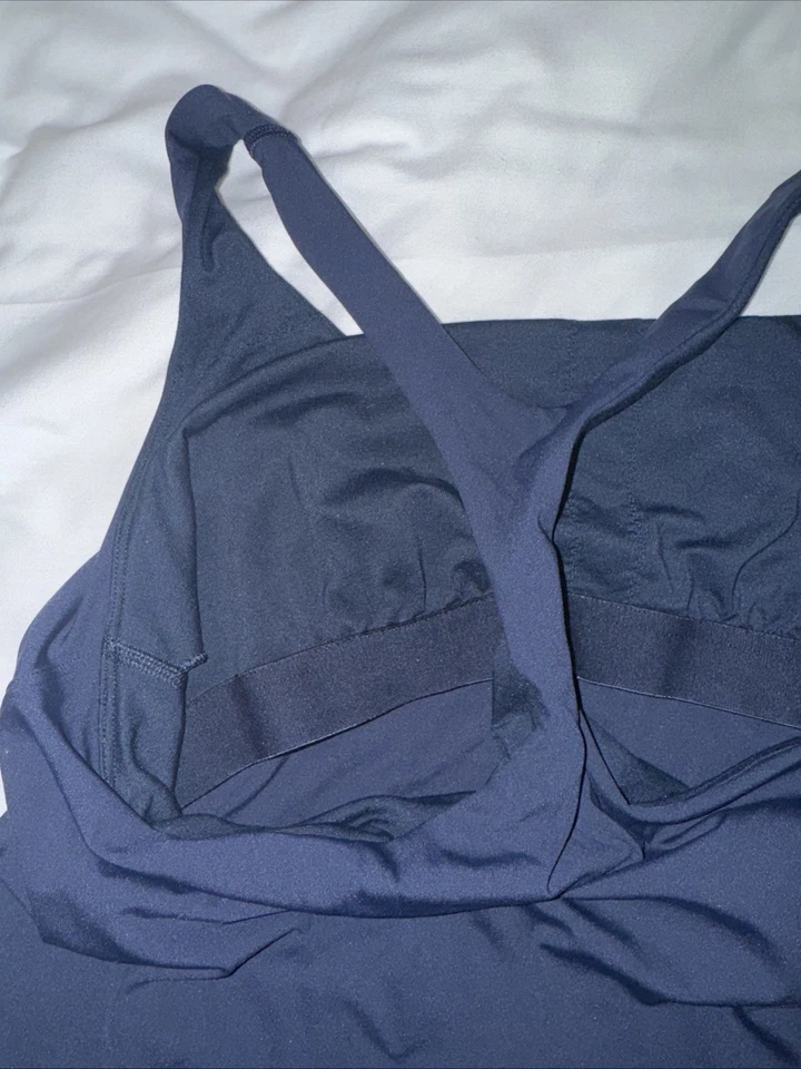 Vestido Lululemon azul marino talla 12 sujetador incorporado Foto 4 de 4