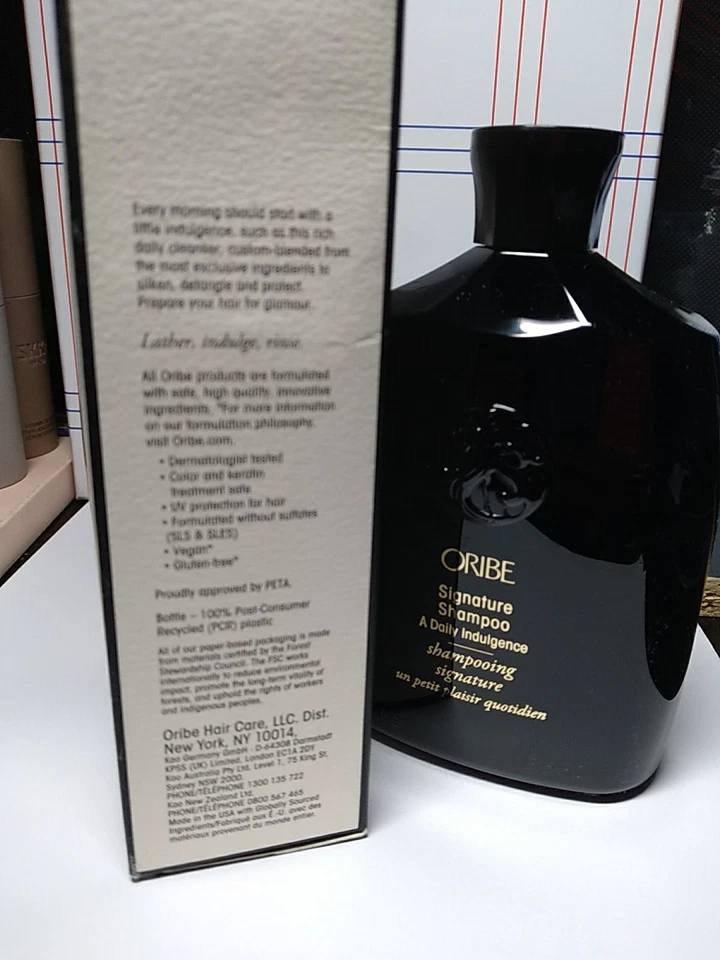 Oribe Signature Shampoo A Daily Indulgence 250ml/ 8.5oz BOXED - Image 3 of 4