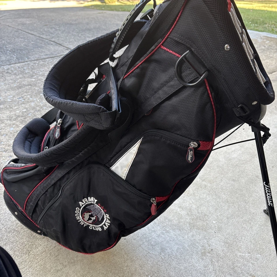 Bolsa de golf Titleist de nailon negra con 14 palos y 6 paquetes excelente estado Foto 3 de 4
