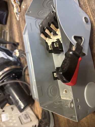 Square D H362N Series F1 60A Fusible Safety Switch Disconnect 600V 60 Amp Fused - Picture 8 of 13