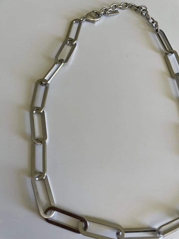 Collar SUGARFIX BaubleBar sin níquel clip de cadena eslabón distintivo plateado  Foto 3 de 4