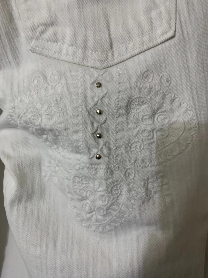 Pantalones de mezclilla Jelessy para mujer blancos elásticos talla 27 usados en excelente estado Foto 3 de 4