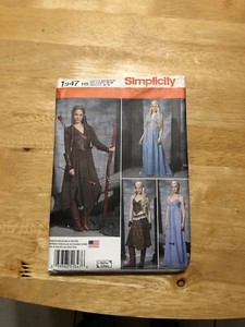 Simplicity Renaissance costume 1347 size 6- 14