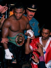 Mike Tyson attends Tyson Vs. Williams Boxing Match on July 2 - 1989 Old Photo 7