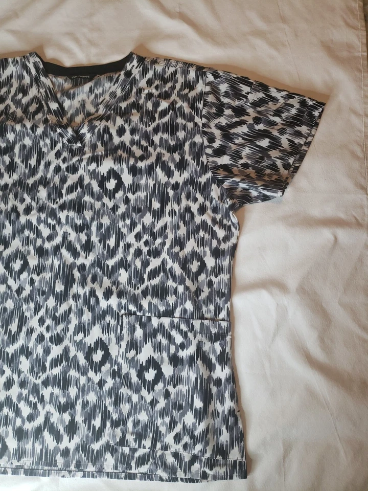 CARHARTT / WOMENS ( XL ) Medical Wear , White , Blk , And Gray , Like Spots # - Image 2 of 4