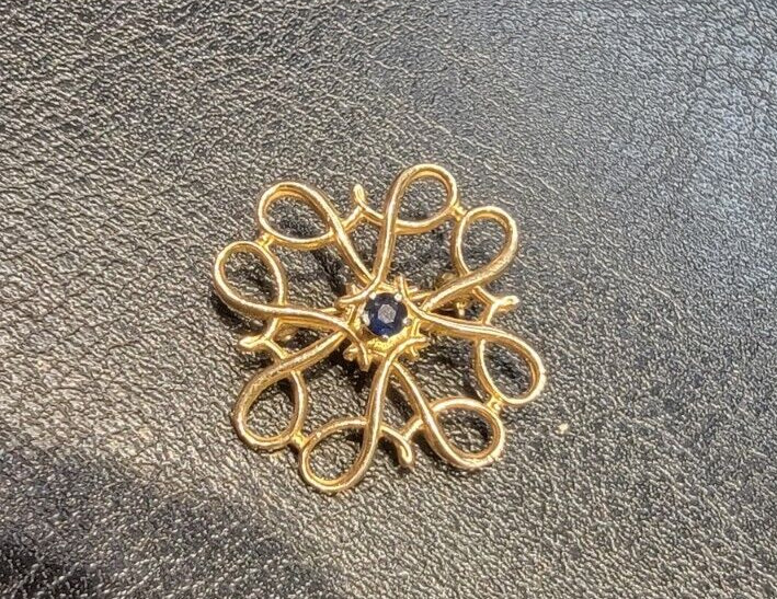 10k gold filigree Pin with blue stone