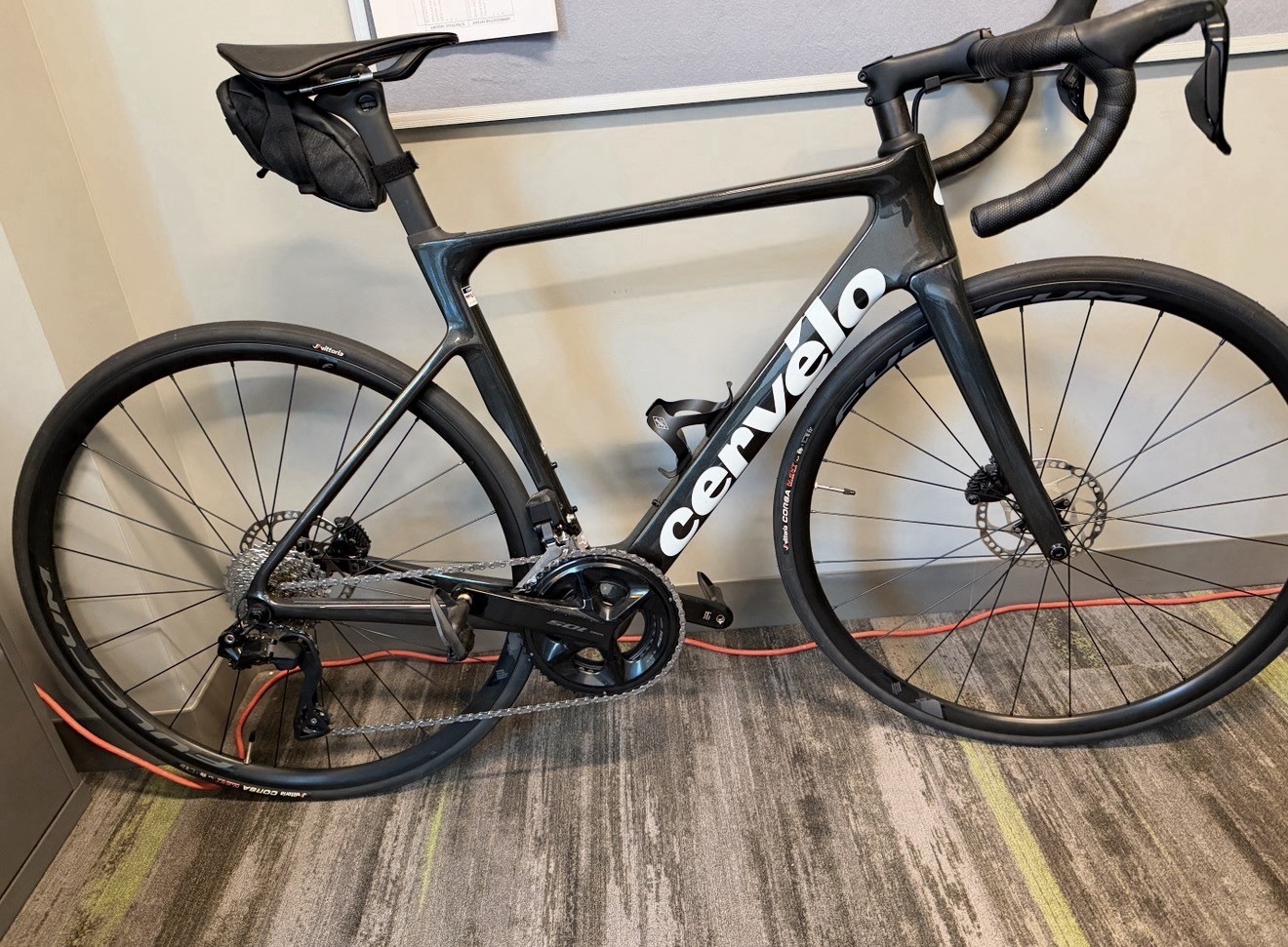 Cervelo Soloist 105 DI2 Road Bike 2024 + Wahoo kickr
