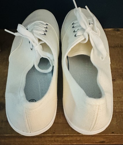 Lucky Brand (Sz 10) White Lace Up Sneakers New In Box - Picture 3 of 7