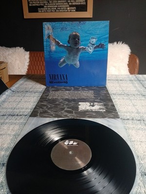 NIRVANA - NEVERMIND - 1st PRESS  EU MISPRINT KURT COBAIN. Plays Excellent.