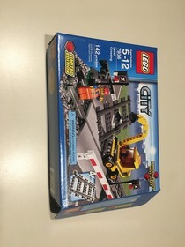 2010 Lego 7936 City Level Crossing Set Complete with Box and Instructions