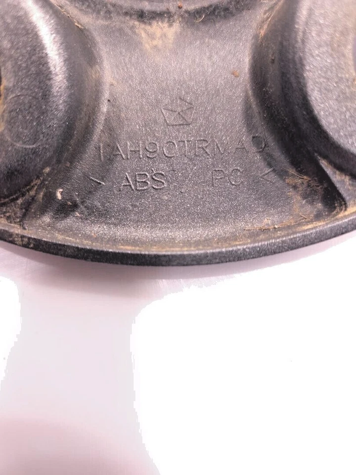 Jeep Wrangler 2007 Thru 2016 tapa central plateada P/N 1AH90TRMAD PIEZA ORIGINAL OEM Foto 3 de 4