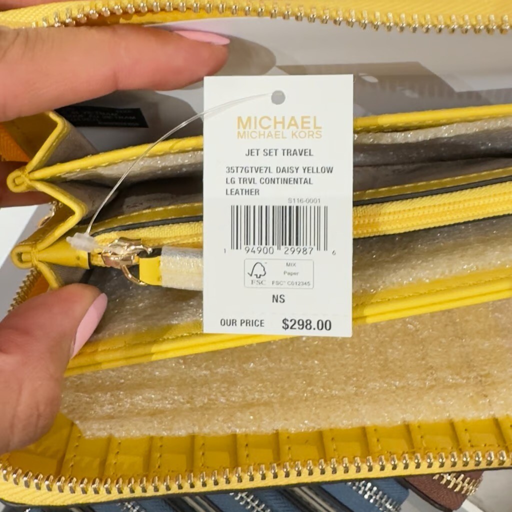 Michael Kors Jet Set Travel Leather Continental Wristlet