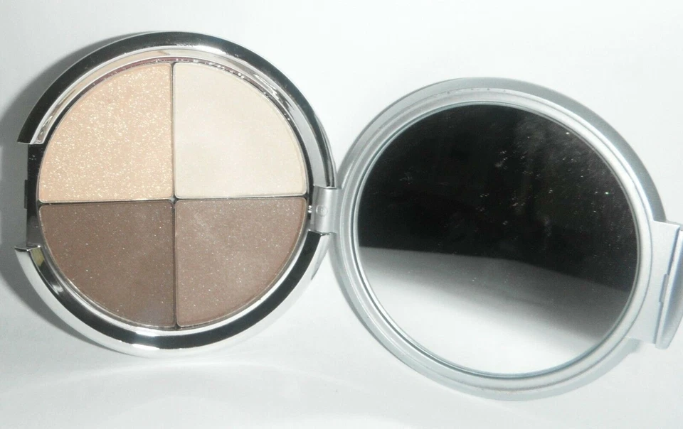 Kirkland Borghese Signature Eye Shadow Quad Browns Beige Cocoa Cream - Image 3 of 3