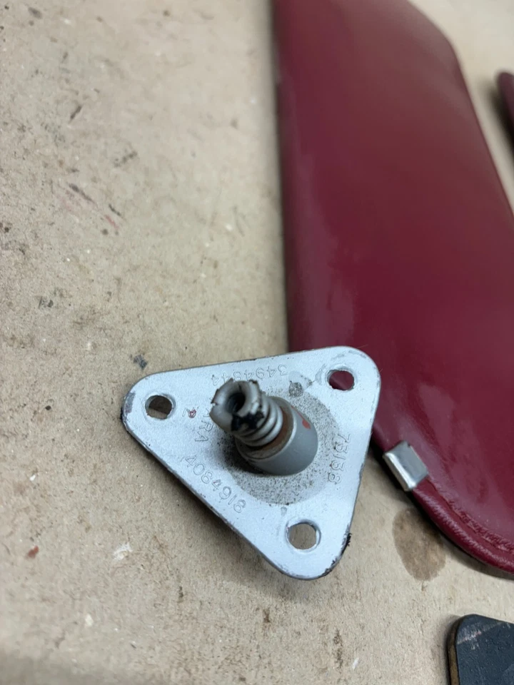 1981 83 84 1987 93 DODGE D100 D150 D350 QUEBRA SOL VERMELHO BRILHANTE ÁSPERO - Imagem 2 de 4