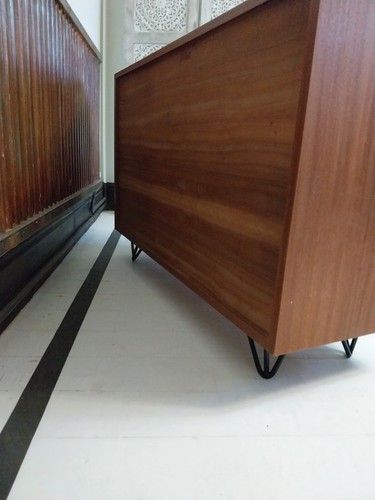 Mid century teak sideboard/media stand with sliding glass doors/adjustable shelf - Picture 9 of 12