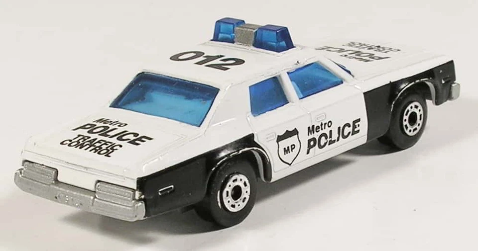 MATCHBOX 10 PLYMOUTH GRAN FURY POLICE SILVER PAINTED ENGLAND DEEP SHUTLINES BZL - Image 3 of 4