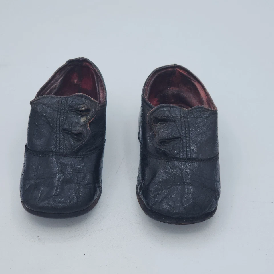 Zapatos de bebé antiguos 1890-1900 victorianos niños solapa negra con botones Foto 2 de 4