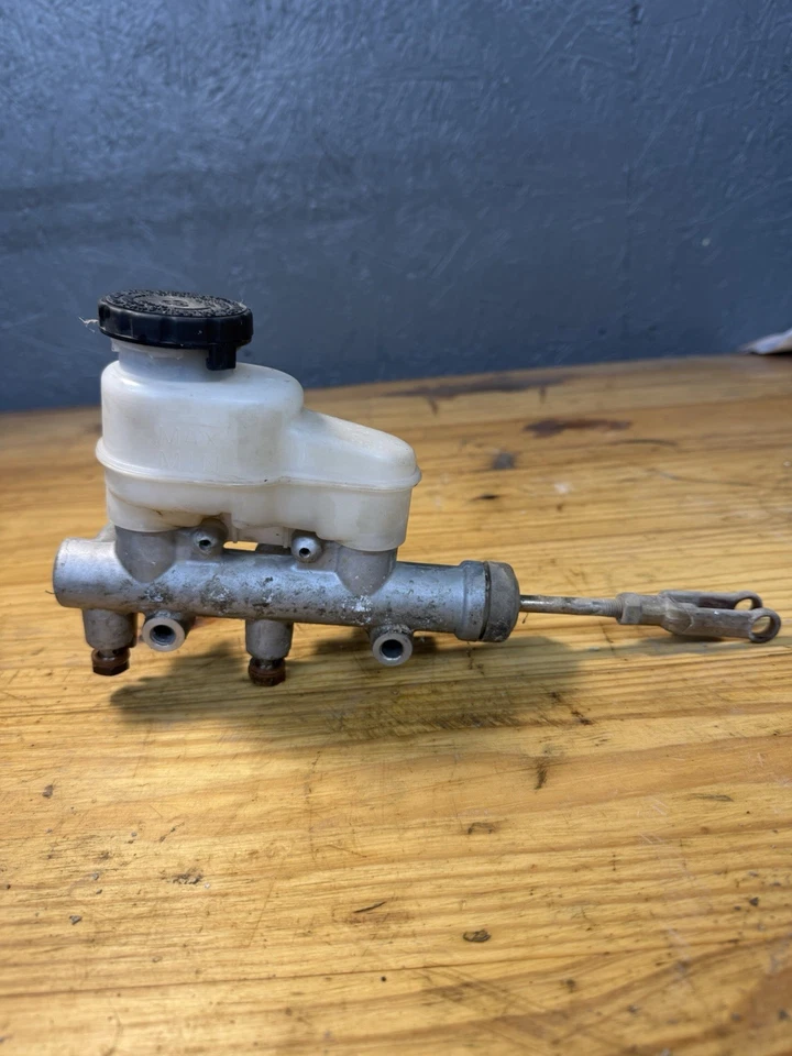 John Deere Gator HPX 2005 4x4 cilindro maestro OEM Foto 3 de 3