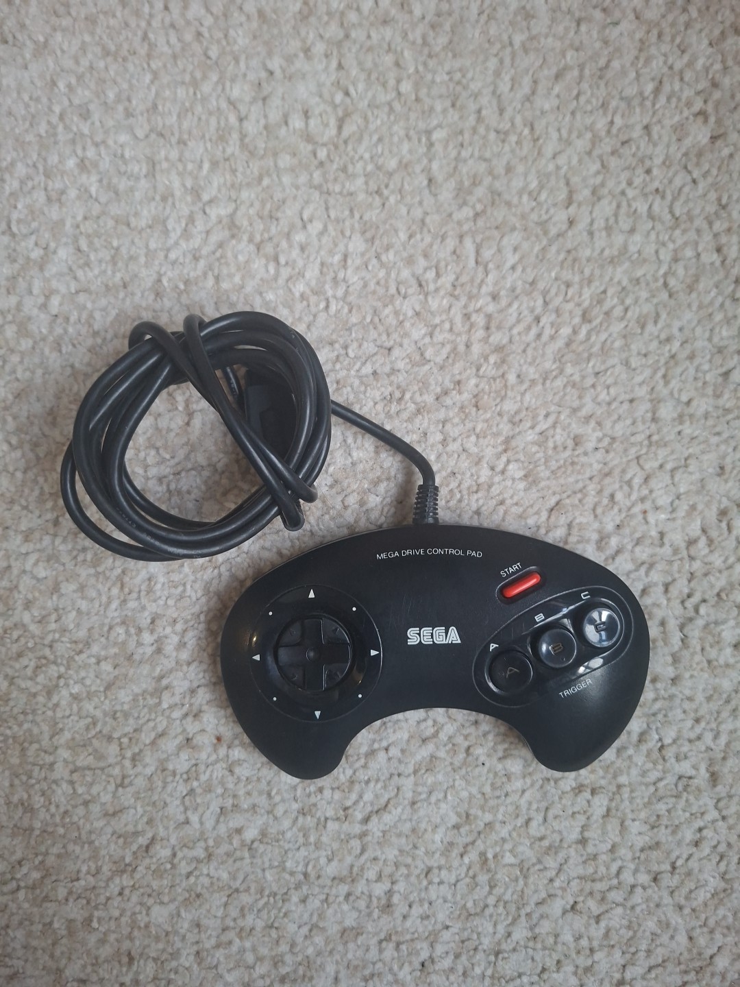MANETTE OFFICIELLE MODEL NO. 1650 SEGA MEGADRIVE PAD BON ÉTAT BOUTON ROUGE N°1