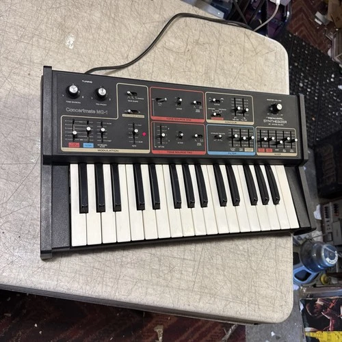 Vintage Moog Realistic Concertmate MG-1 Polyphonic Synthesizer - nice shape
