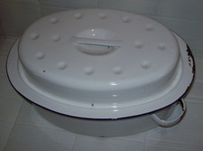 Vintage Enamel Roasting Pot With Lid In white & blue bits
