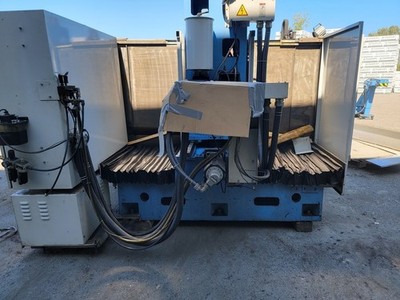 1995 MAZAK VTC-16B CNC Vertical Machining Center – Milling