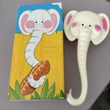 Avon White Scrubbo The Elephant Bath Brush Trunk Handle New In Box vintage 70  s
