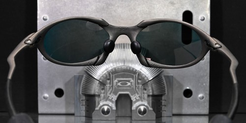 Oakley Romeo 1 X-Metal Finish, Titanium Frame with Midnight Sun Lenses+Vault+Bag - Picture 10 of 11