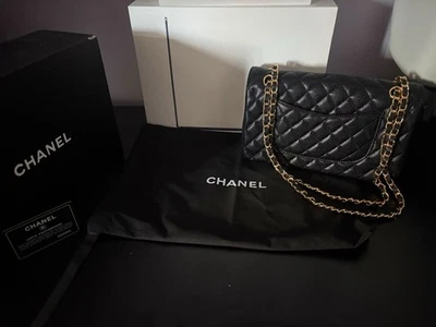 CHANEL sac porté épaule cuir noir matelassé chaîne métal doré boîte carte - Photo 1/4