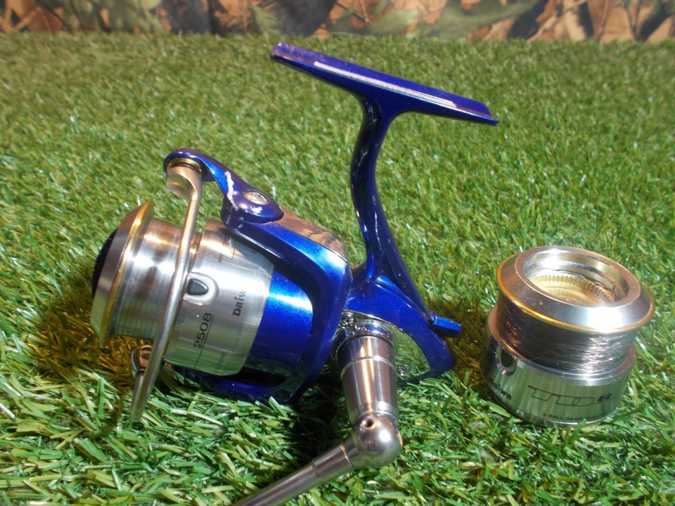 Daiwa TDR 2508 fishing reel with s spool used match tackle fishing set ...