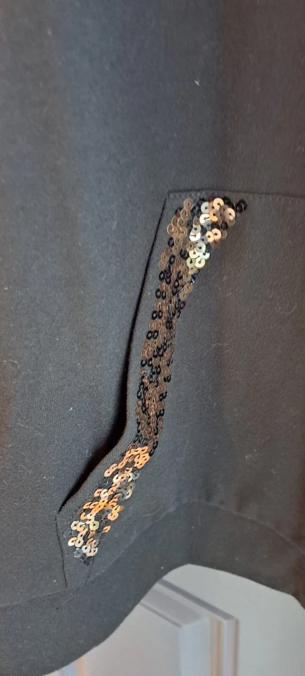 Jaqueta com capuz Quacker Factory 2X preta zíper completo com bolso de lantejoulas acento Bling - Imagem 2 de 4