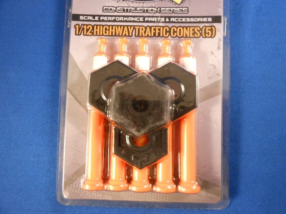 RC4WD Z-S1619 Highway Traffic Cones 1/12 Scale Crawler Semi Construction Course - Image 3 of 4