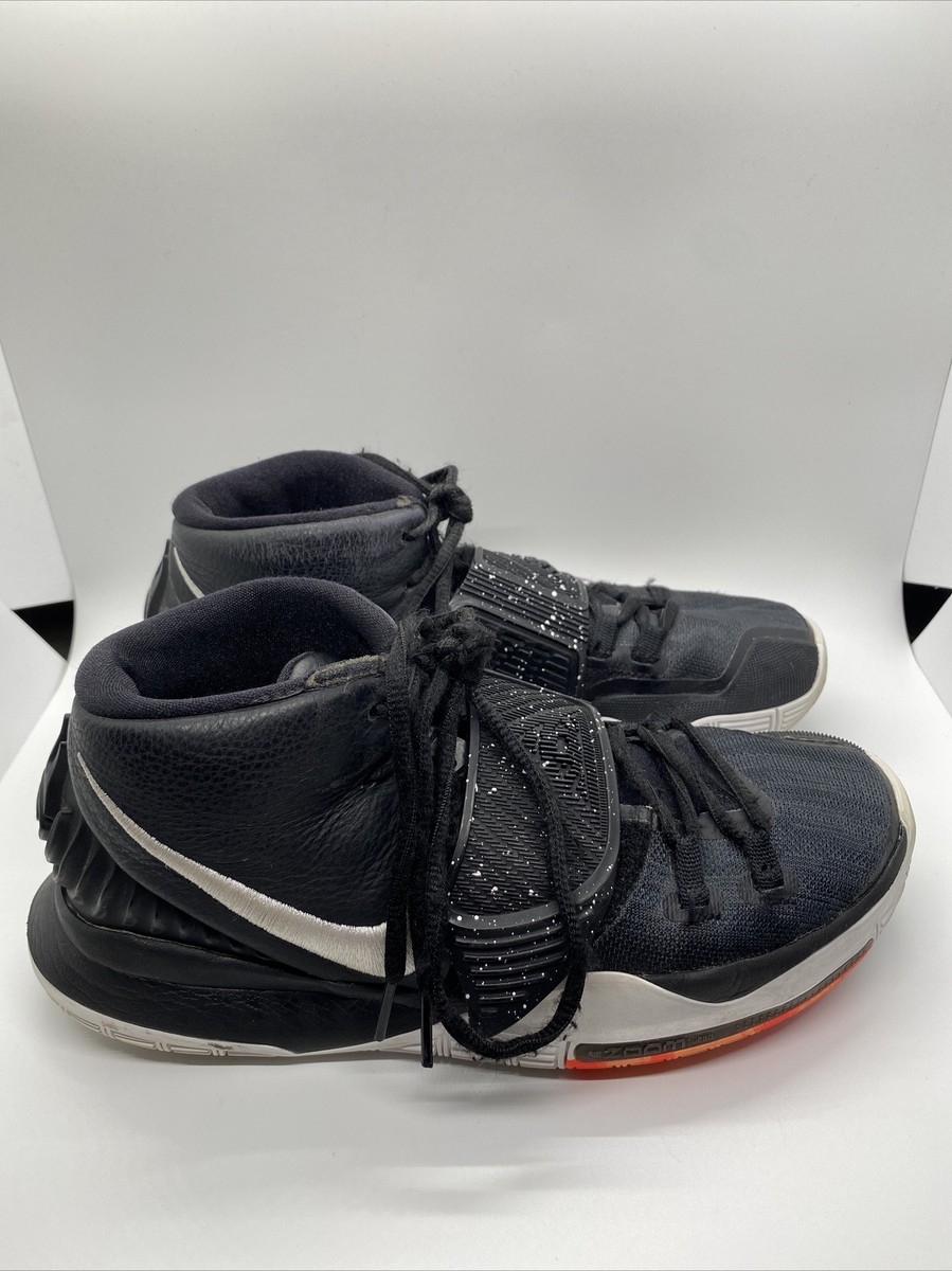 Nike Kyrie Basketball Shoes Men's Size Black White BQ4630