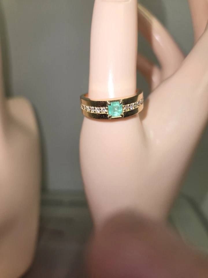 Anillo de oro amarillo de 18k - Esmeralda de 0,46 quilates + Diamantes de 0,32 quilates - Talla 10 - 7,55 g  Foto 3 de 4