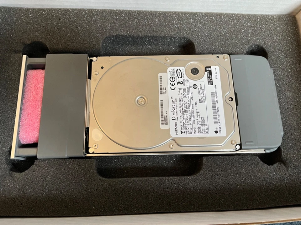 Apple Xserve (Intel) 500GB Ultra PATA Hard Drive Module MA180G/A - Image 2 of 3