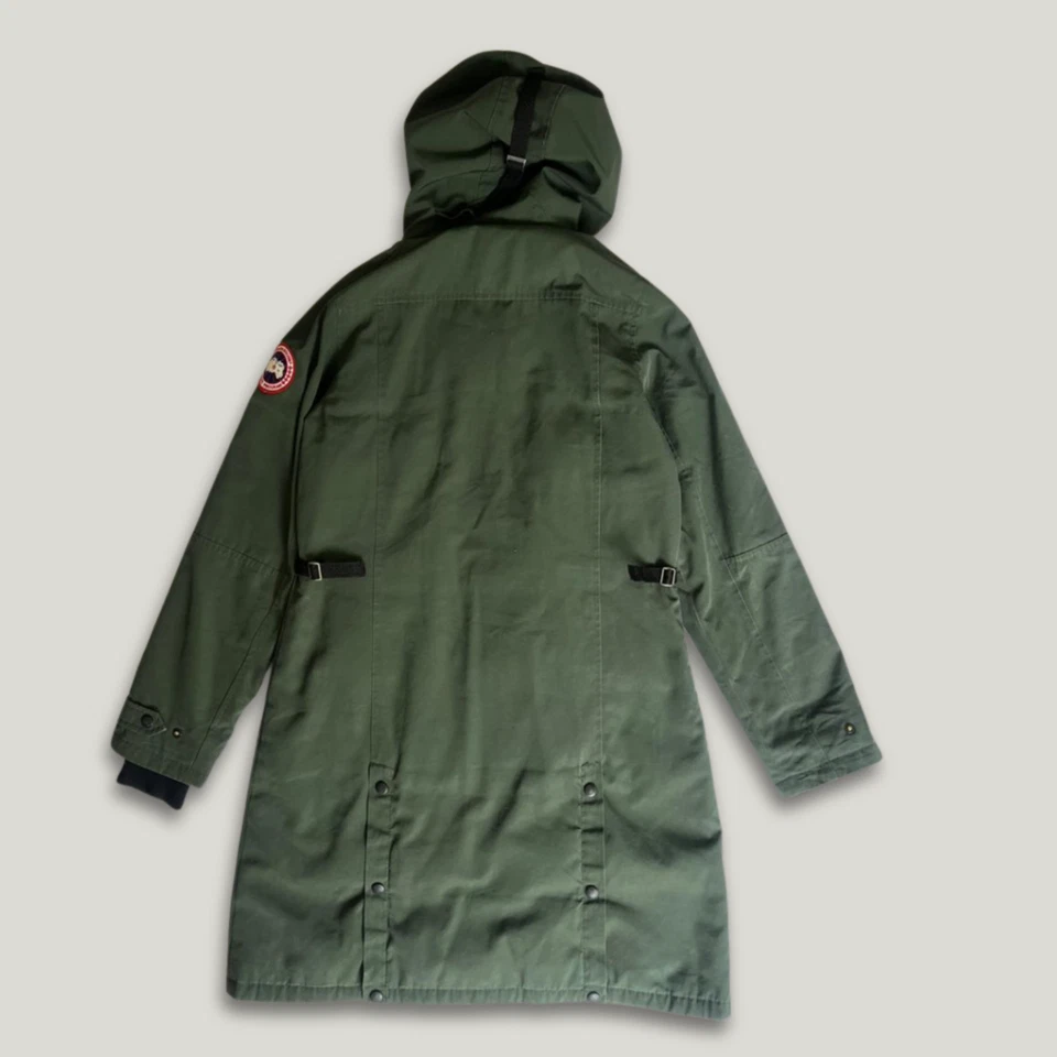 Parka Canada Goose Kensington verde militar talla M abrigo de invierno para mujer de plumón Foto 2 de 4