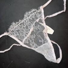 Victoria's Secret DESIGNER COLLECTION L THONG ice Pink Chantilly Lace 100 SILK