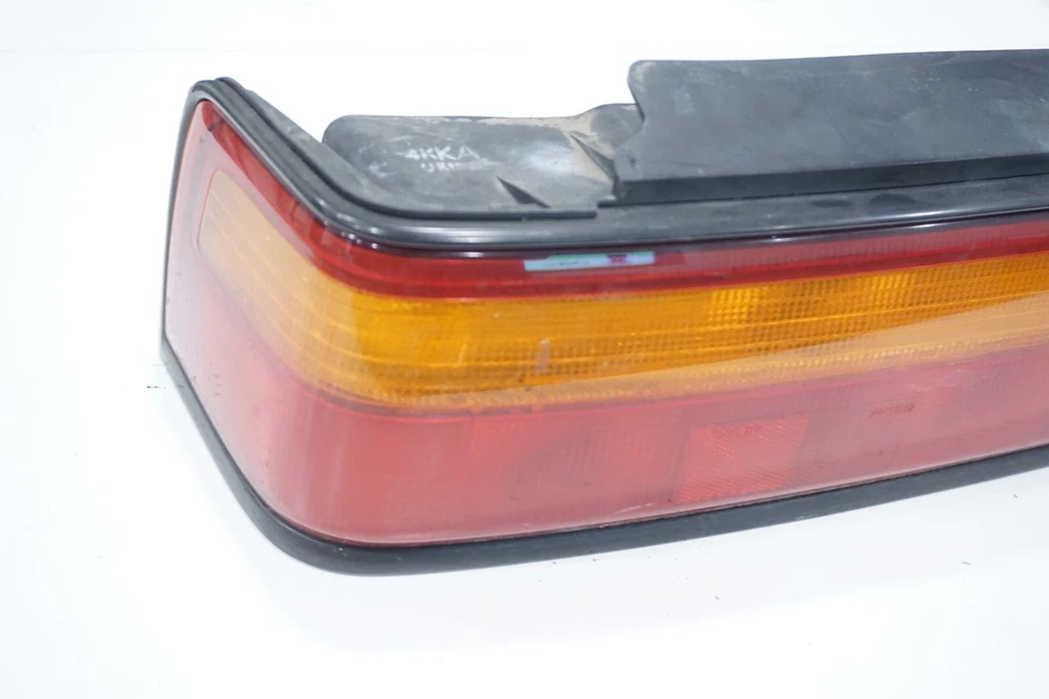 Luz trasera lateral del conductor Honda Civic 1990-91 4 puertas OEM Foto 3 de 4