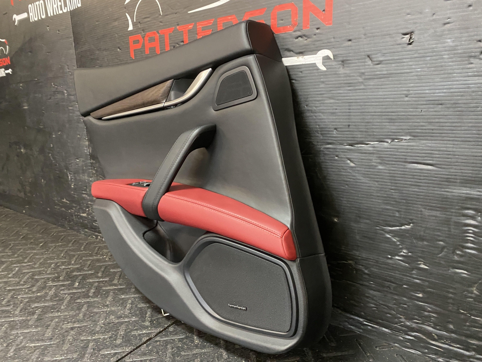 14-17 MASERATI GHIBLI REAR DRIVER LEFT INSIDE INTERIOR DOOR TRIM PANEL BLACK RED