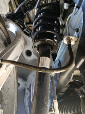104436401F STOßDÄMPFER LINKS VORNE / 1052160 FÜR TESLA MODEL 3 EV