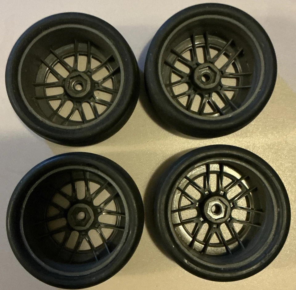 Neumáticos/ruedas montados Goodyear Eagle Losi LOS-1914 medianos (4) usados Foto 2 de 3