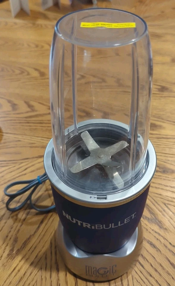 NutriBullet Magic Bullet Smoothie Blender NB101b 2Blades Large Cup Small Cup Blu - Image 2 of 4